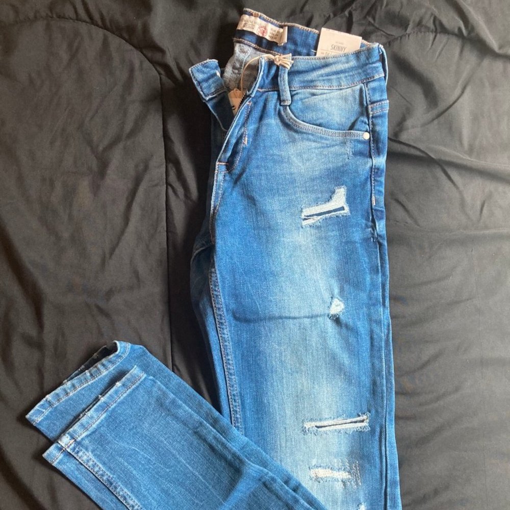 ZARA Distressed Skinny Jeans - Size 4 / 36